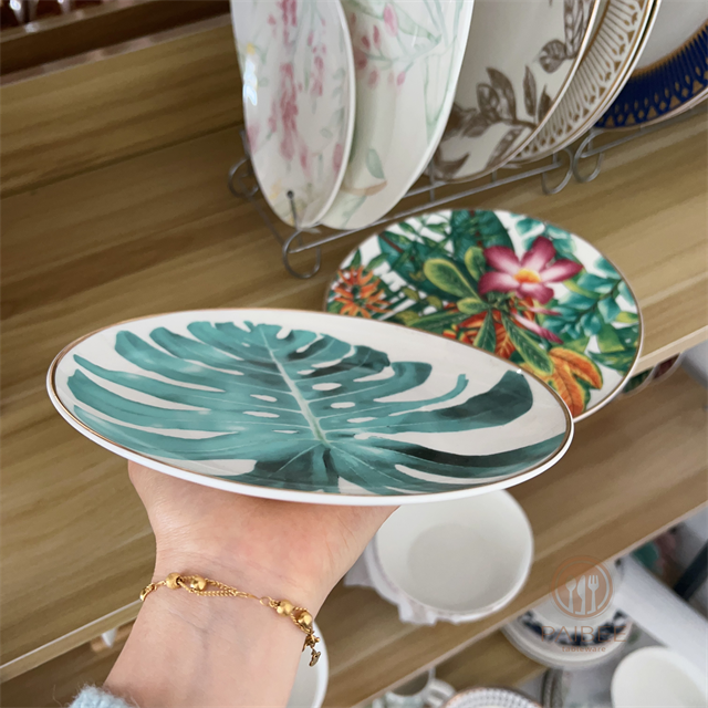 High-grade Tropical Rainforest Monstera Gold-rimmed Ceramic Plate Bone China