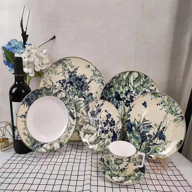 Luxury Gold Rim Dubai Dinnerware Bone China Dinner Set For Wedding Party Charger Plates Fine Bone China Dish