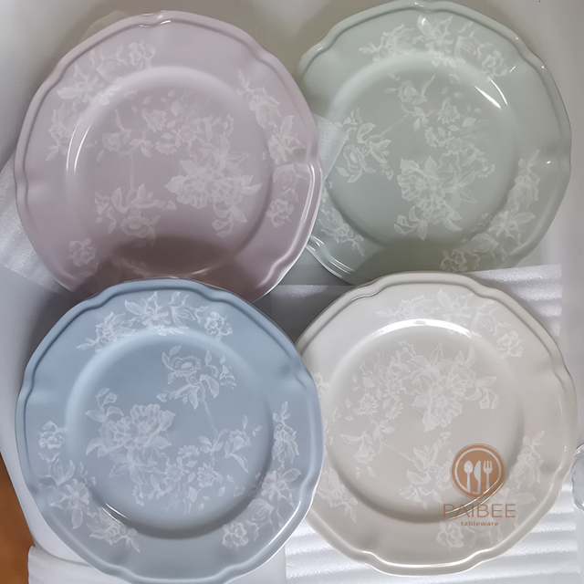 Hand-painted Nordic bone china plate for weddings