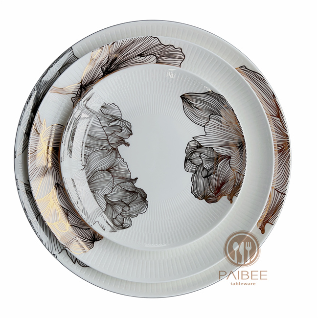 Gold Leaves Dinner Plate