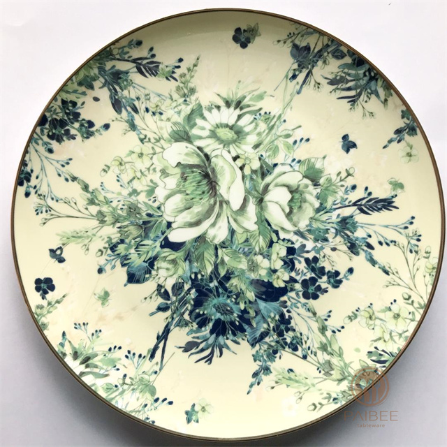 Luxury Gold Rim Dubai Dinnerware Bone China Dinner Set For Wedding Party Charger Plates Fine Bone China Dish