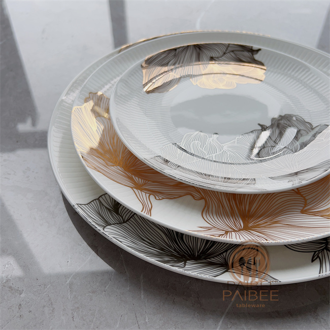 Gold Leaves Dinner Plate