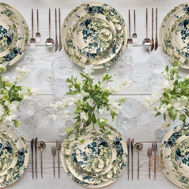 Luxury Gold Rim Dubai Dinnerware Bone China Dinner Set For Wedding Party Charger Plates Fine Bone China Dish